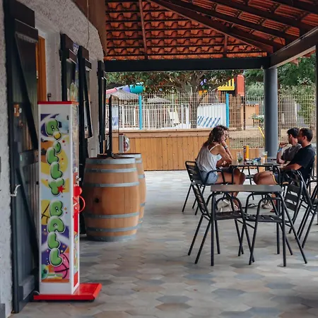 אתר קמפינג The Holidayhome, Argles Sur